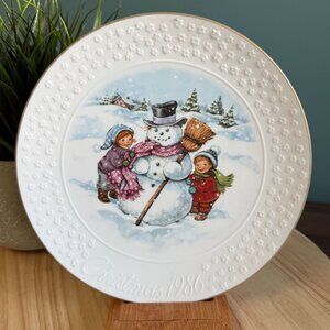 1986 Avon A Child's Christmas Porcelain 22K Gold TrimCollection Plate Snowman